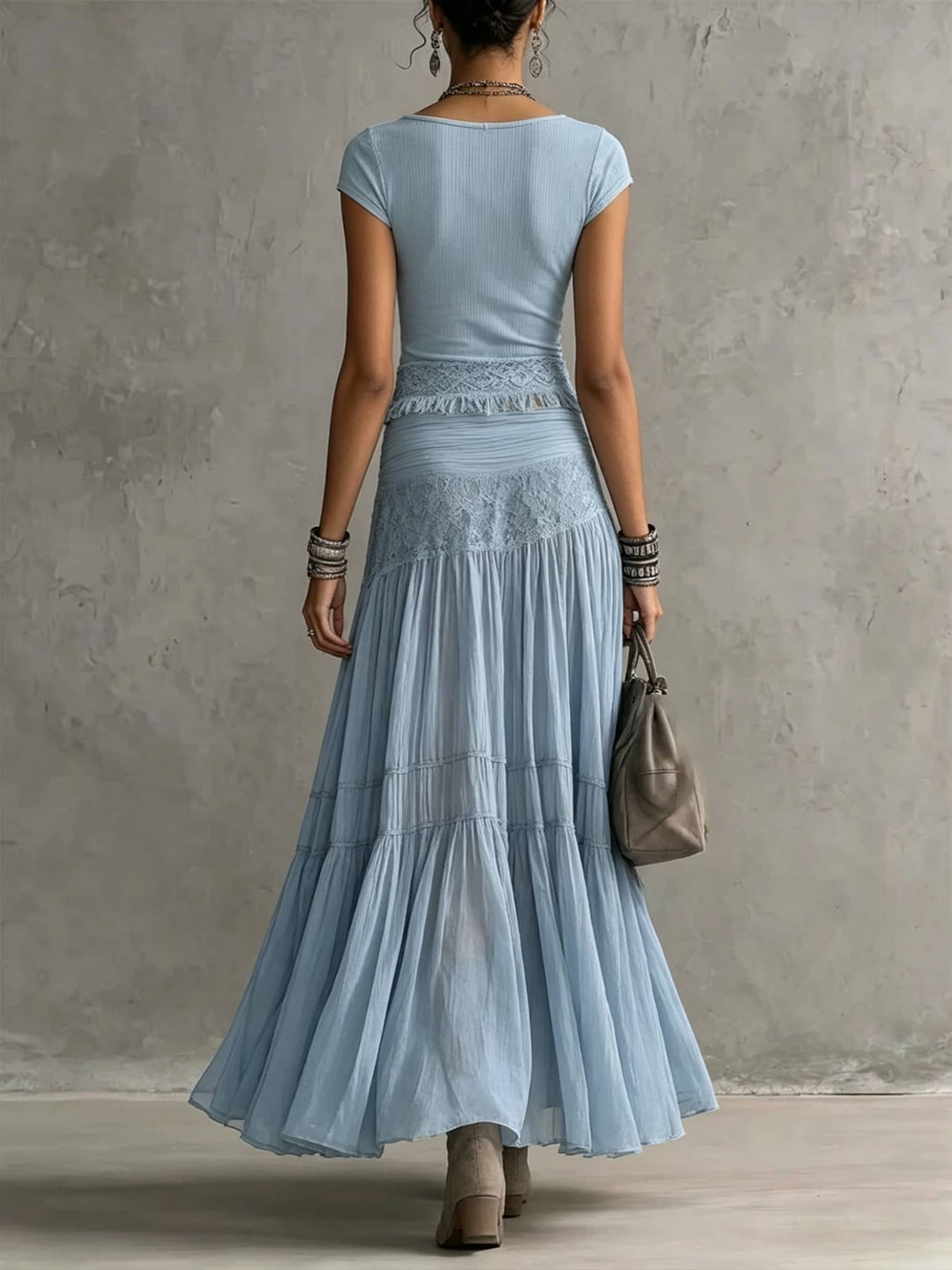 Two-piece set with a short-sleeve top and a bohemian-style skirt