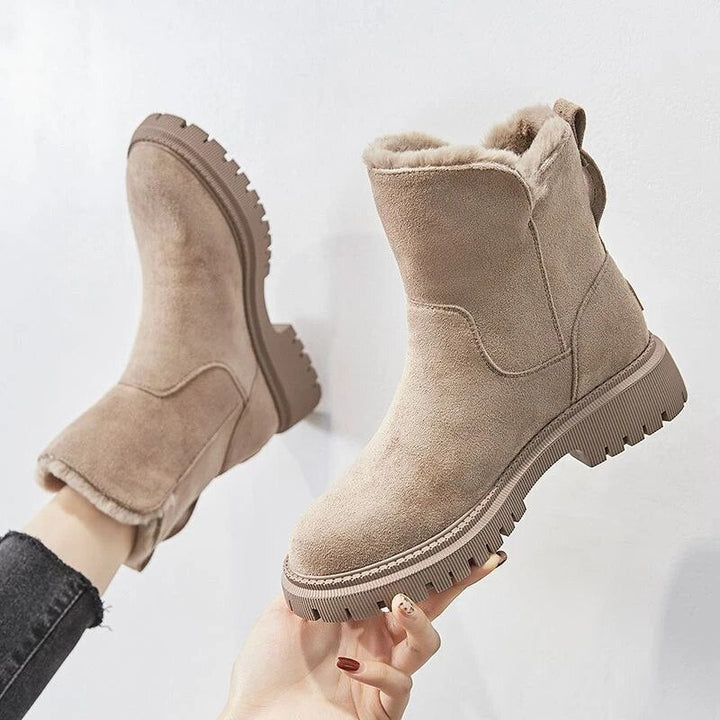 Monique - Stylish and Warm Zipped Boots