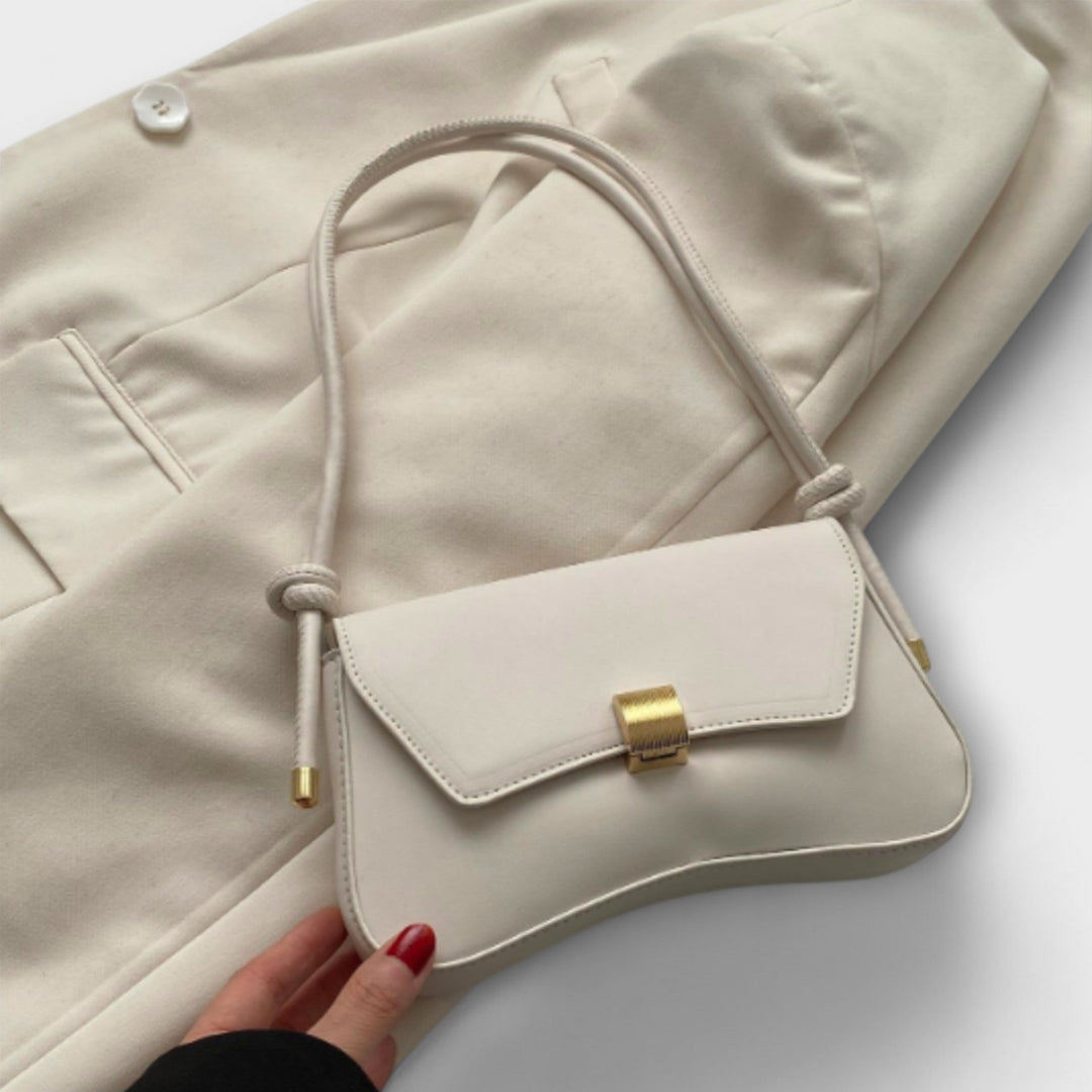 Cécile. - Vintage Flap Bag