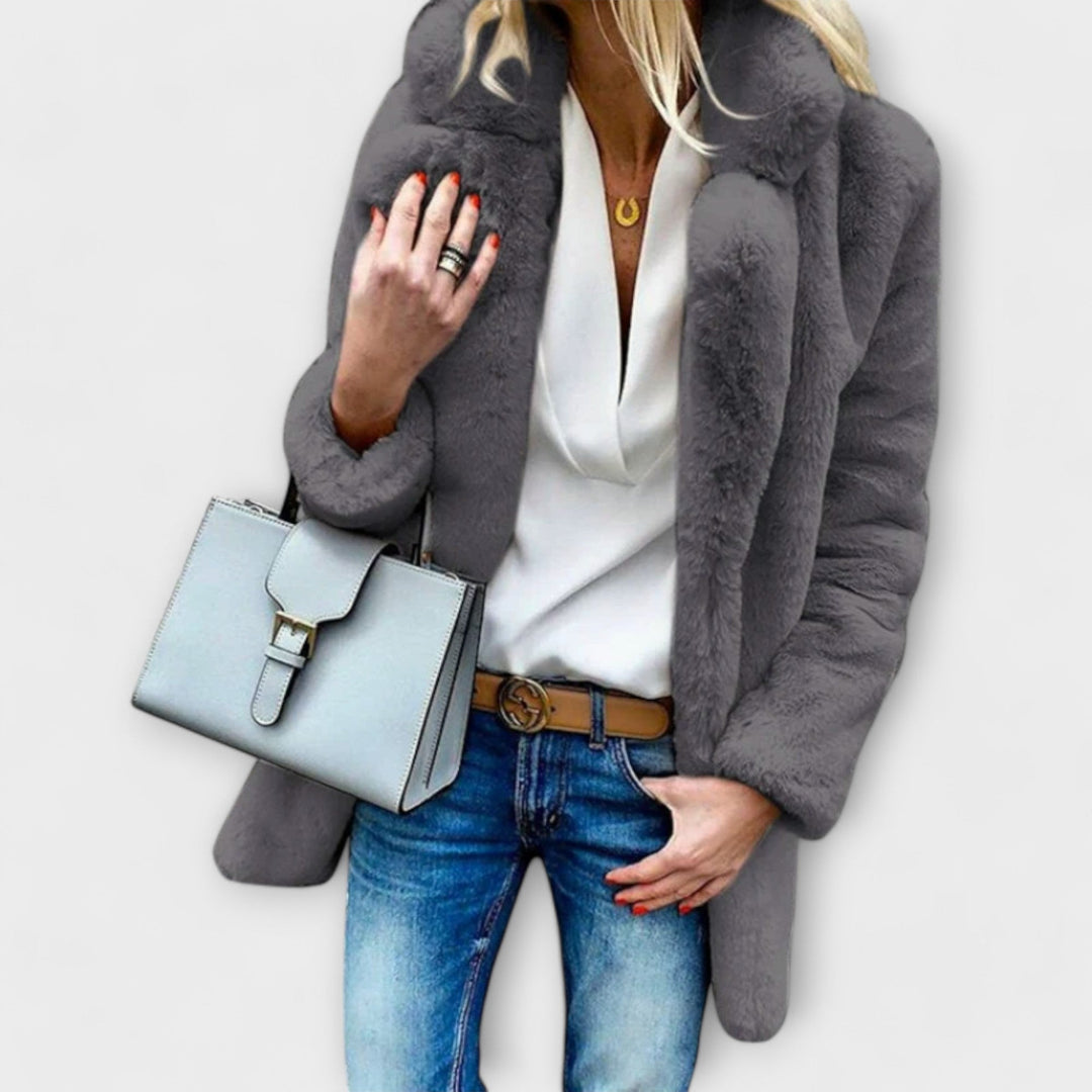 Luna – Warm and Fluffy Winter Coat