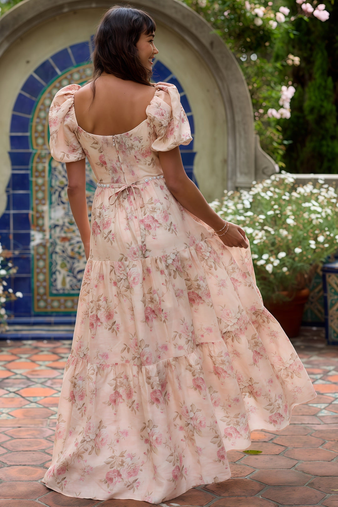 Layla | Elegant and flowing dress