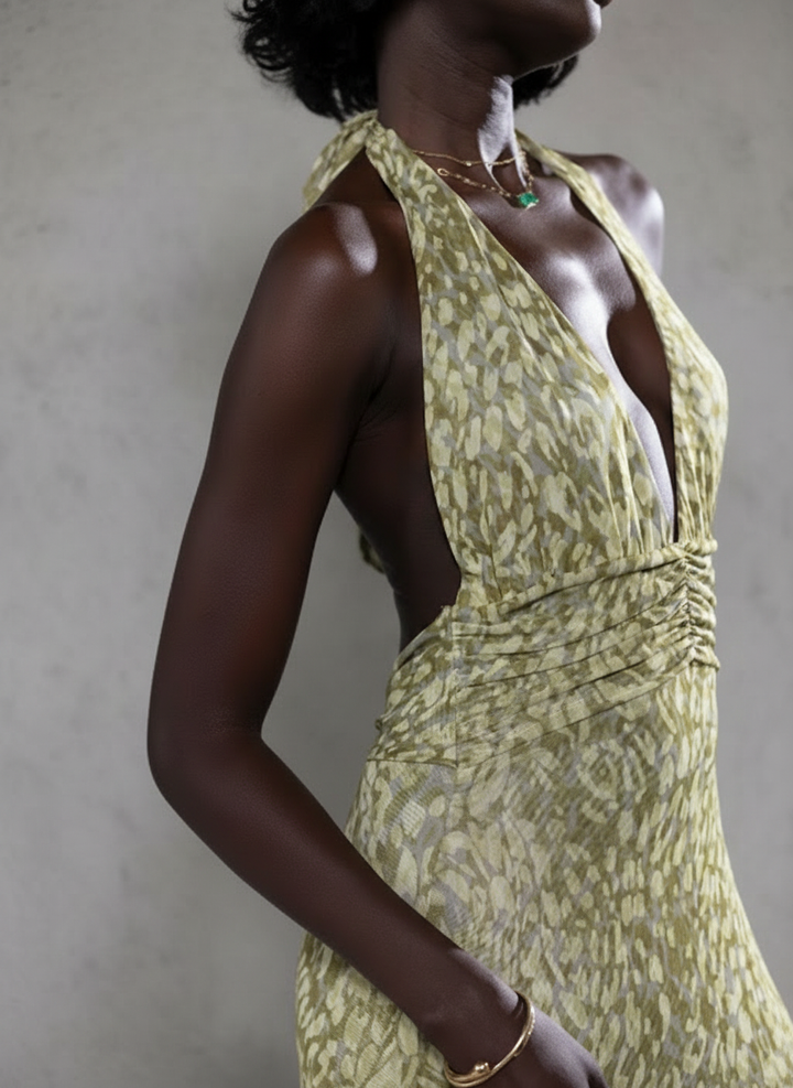 Chelsea · Maxi dress with bow at the back