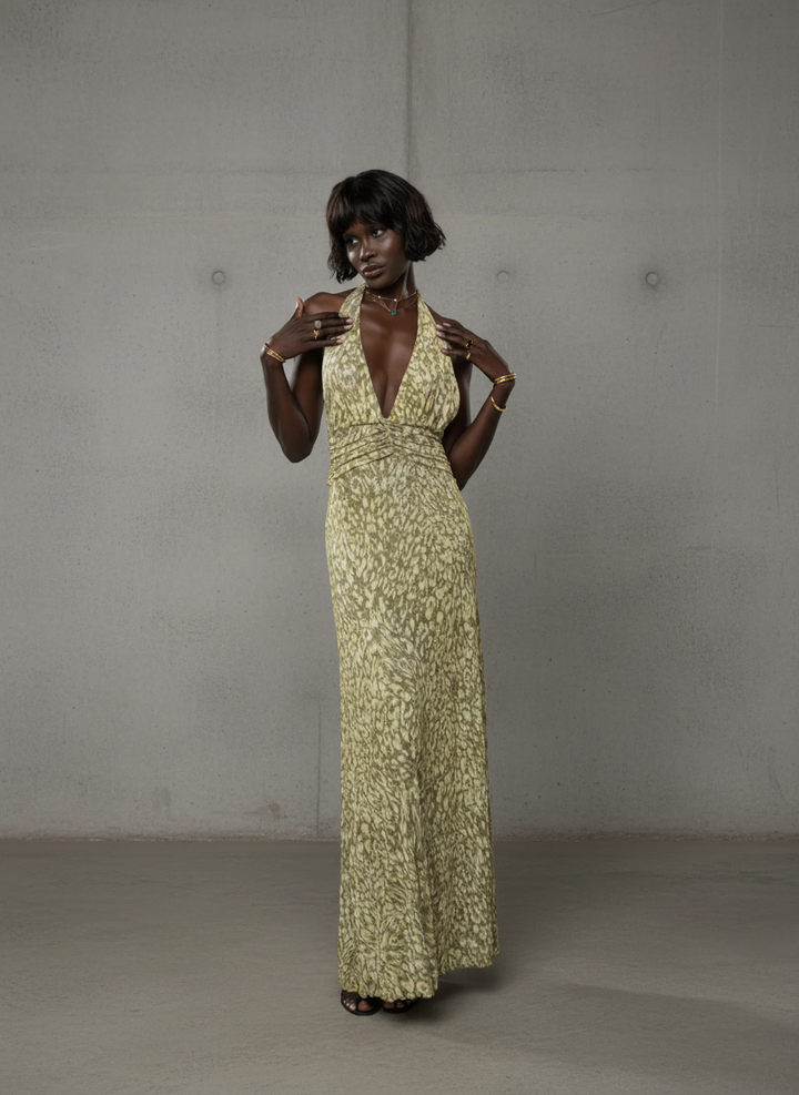 Chelsea · Maxi dress with bow at the back