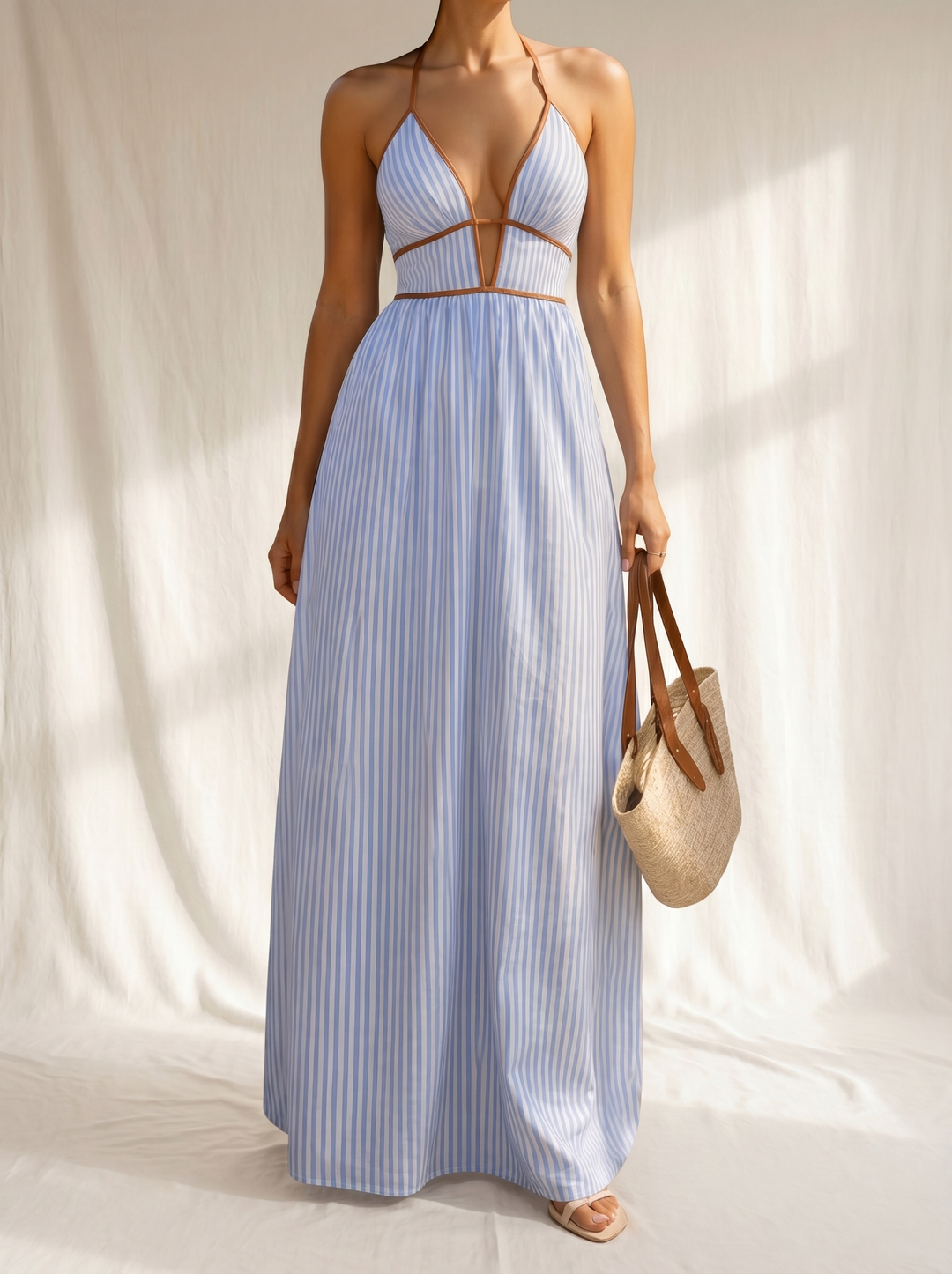 Laurina | Long striped dress with a cut-out neckline