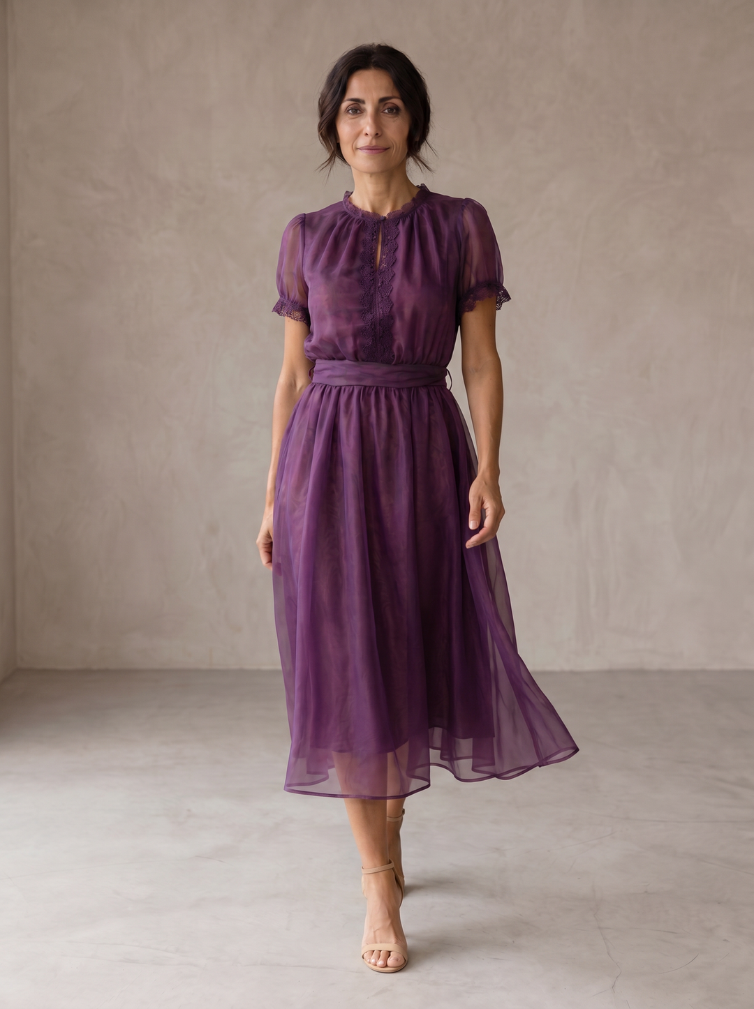 Flavia | Maxi dress with teardrop neckline and chiffon lace trim
